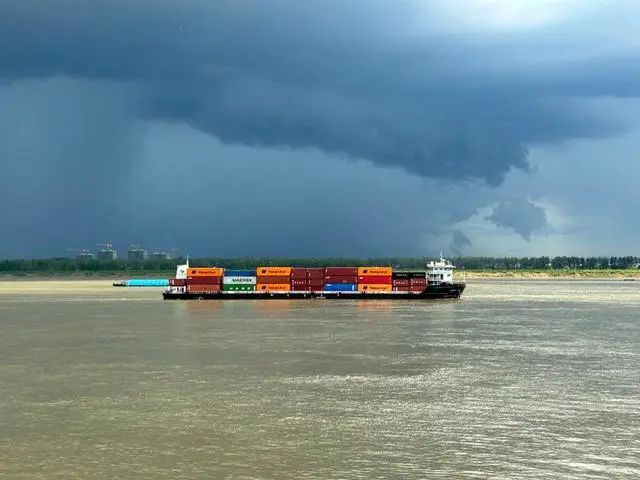 内贸海运、内支线拉动口岸集装箱吞吐量