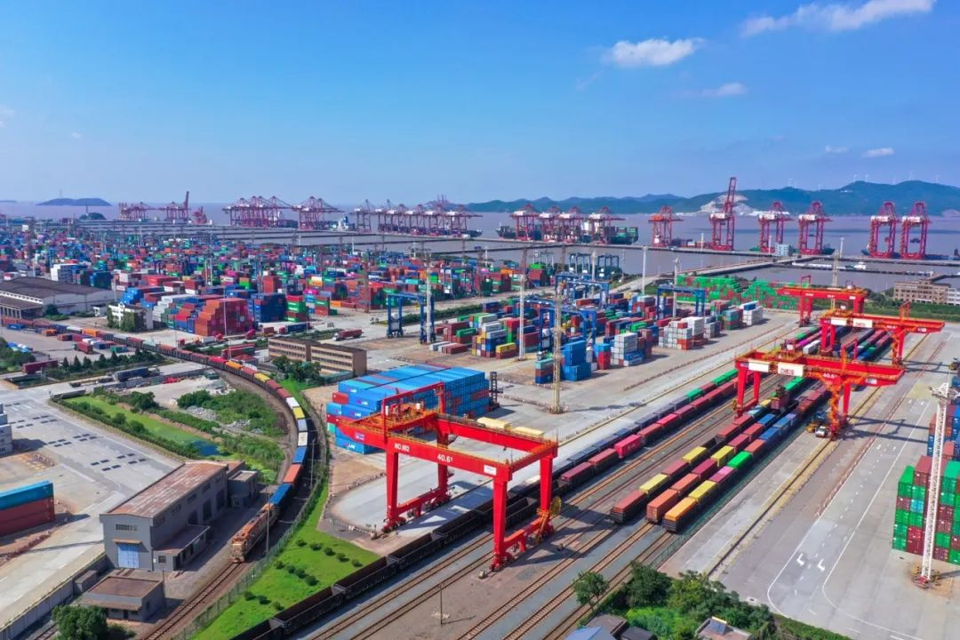 降本30%，海内集装箱海运重塑大宗物流本钱名堂